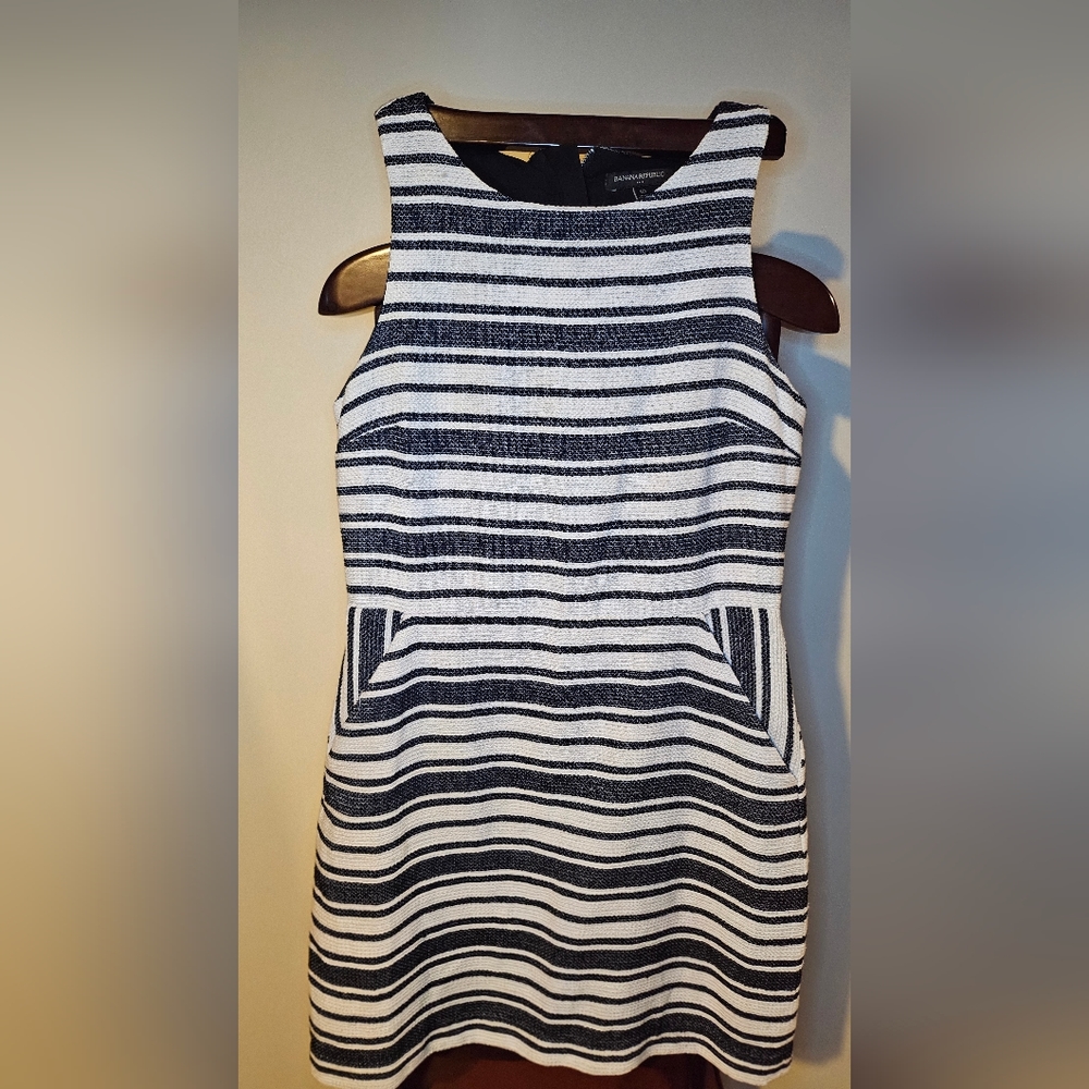 Striped dress with Bavk Cutout.